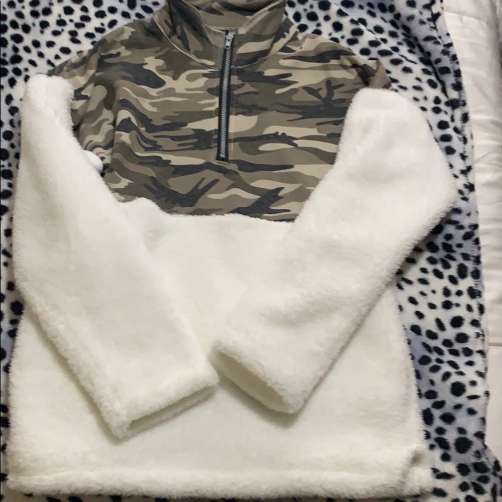 Fuzzy camo half zip